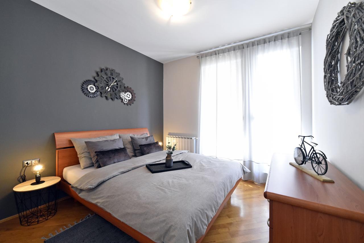Old Clock Apartment Загреб Екстериор снимка