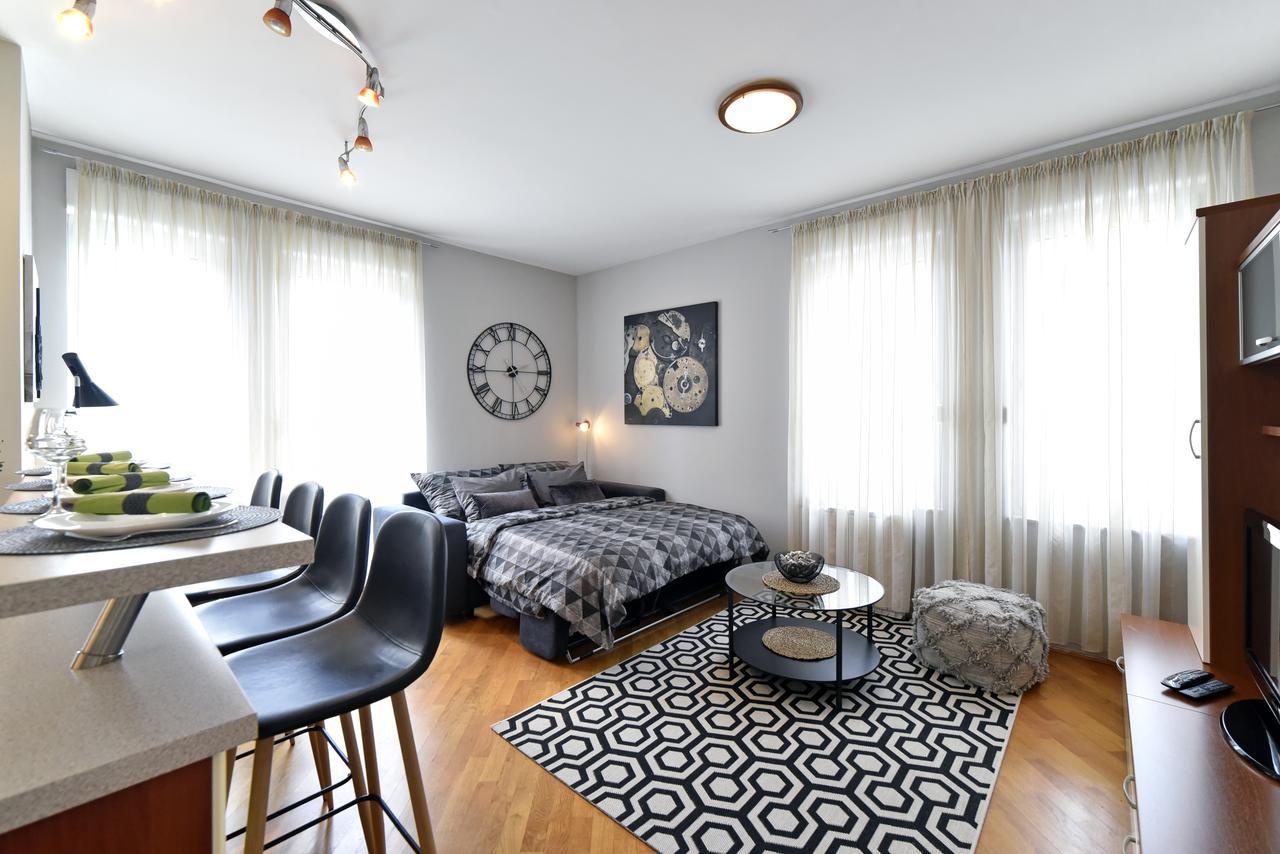 Old Clock Apartment Загреб Екстериор снимка